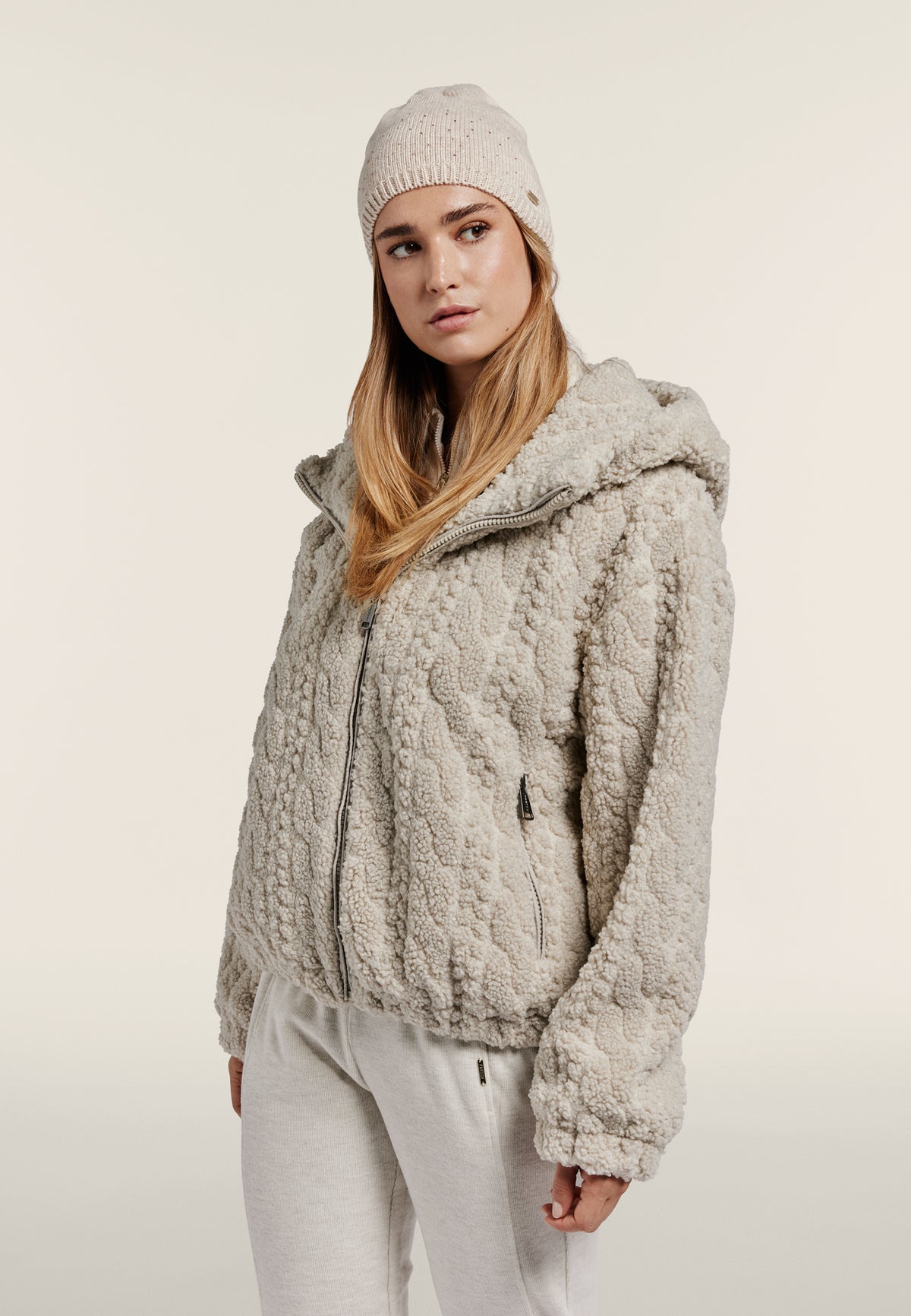 Hooded jacket in cable-knit sherpa fleece - Moonbeam